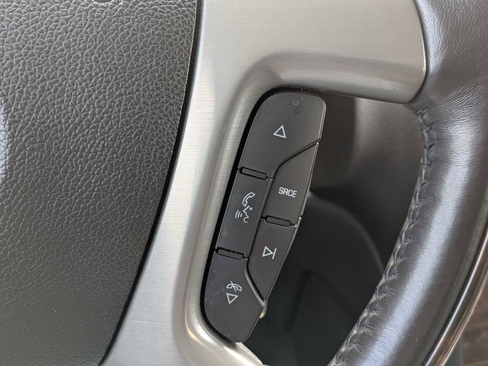 Used 2014 GMC Yukon XL Denali image 24