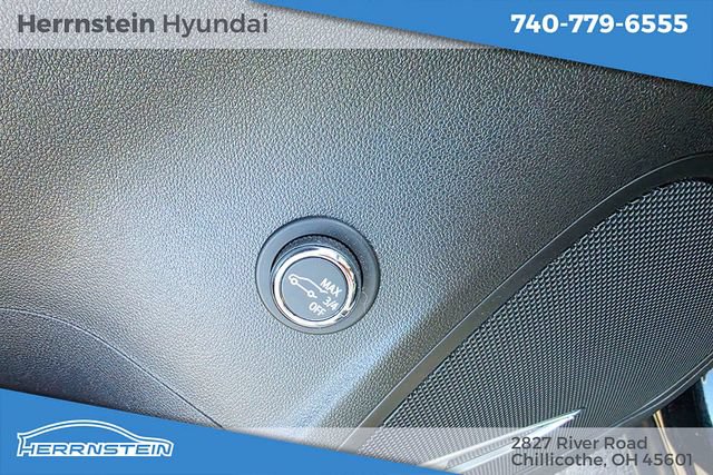 Used 2022 Buick Envision Avenir w/ Technology Package II AWD/4WD image 19