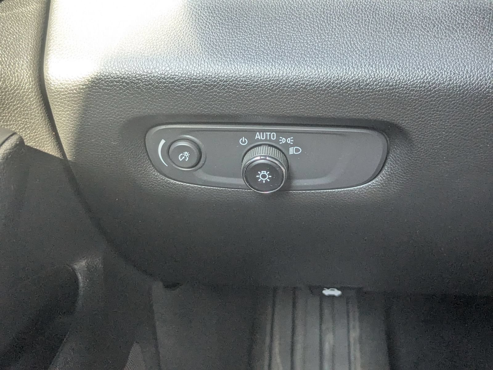 Used 2022 Chevrolet Traverse LT AWD/4WD image 16
