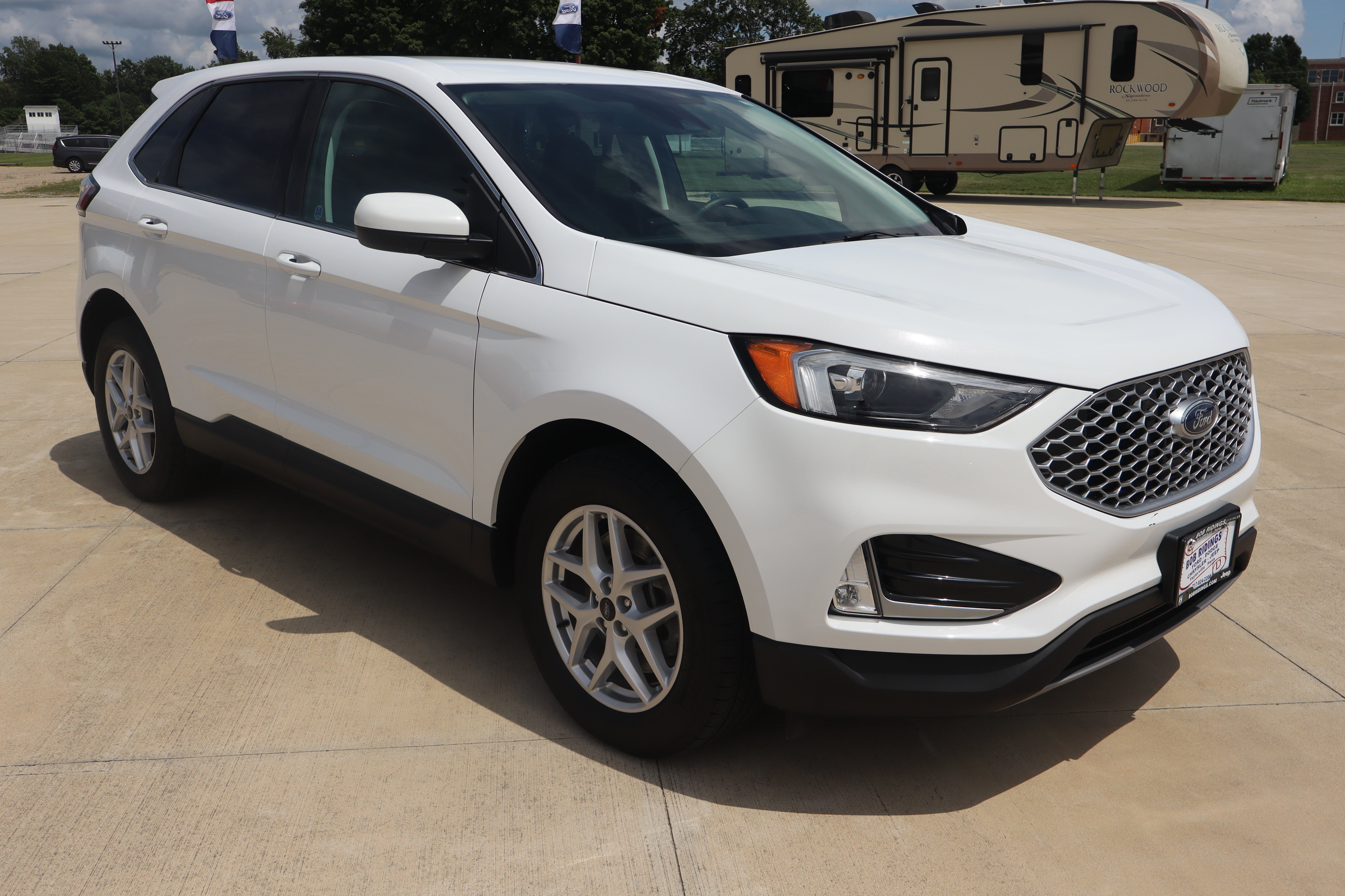 Used 2024 Ford Edge SEL w/ Convenience Package AWD/4WD image 4