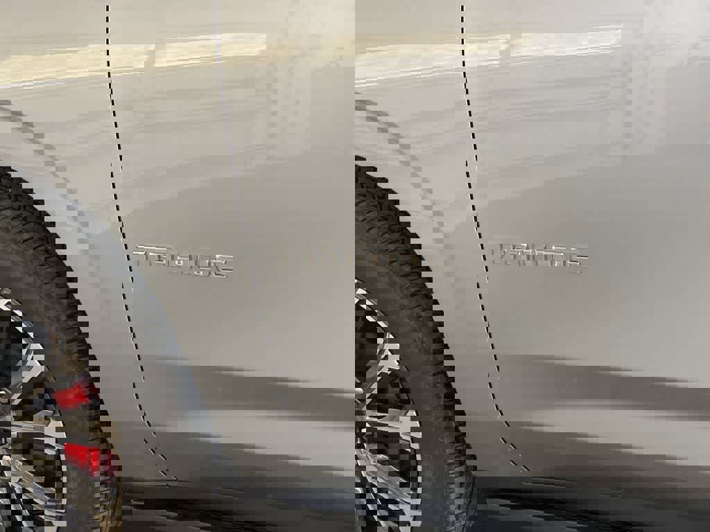 Used 2025 Chevrolet Tahoe High Country image 10