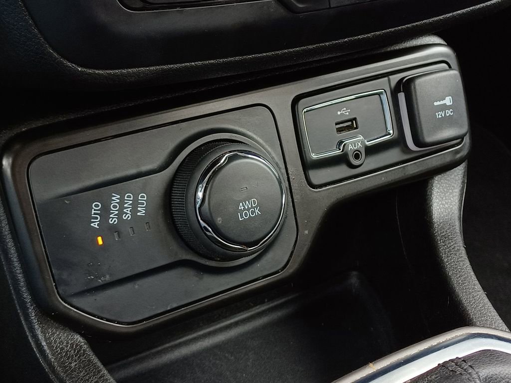 Used 2021 Jeep Renegade Limited AWD/4WD image 24