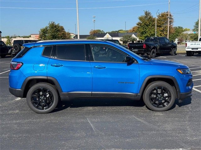 New 2025 Jeep Compass Latitude w/ Sun & Sound Group image 2