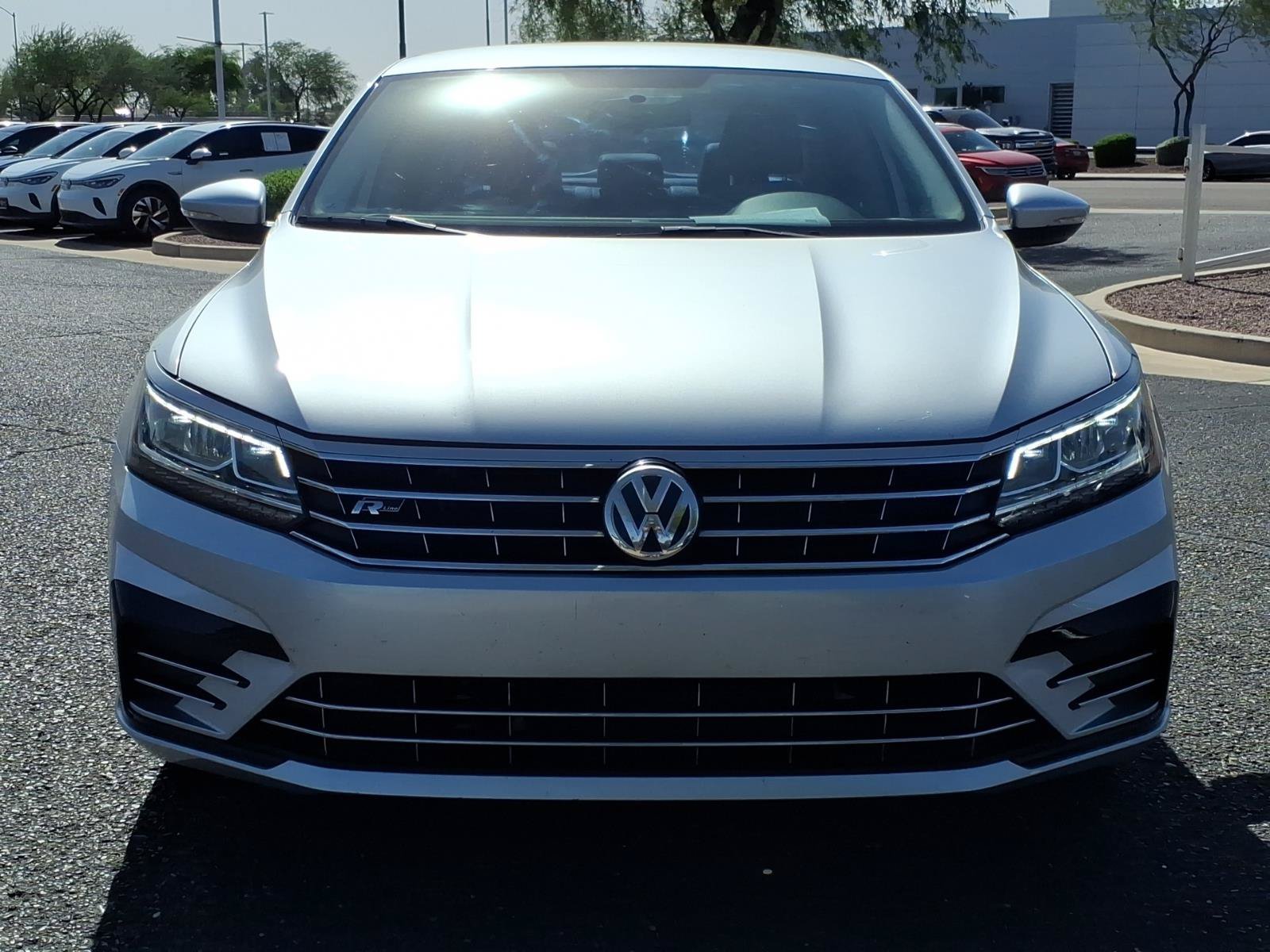 Used 2017 Volkswagen Passat 1.8T R-Line FWD image 2