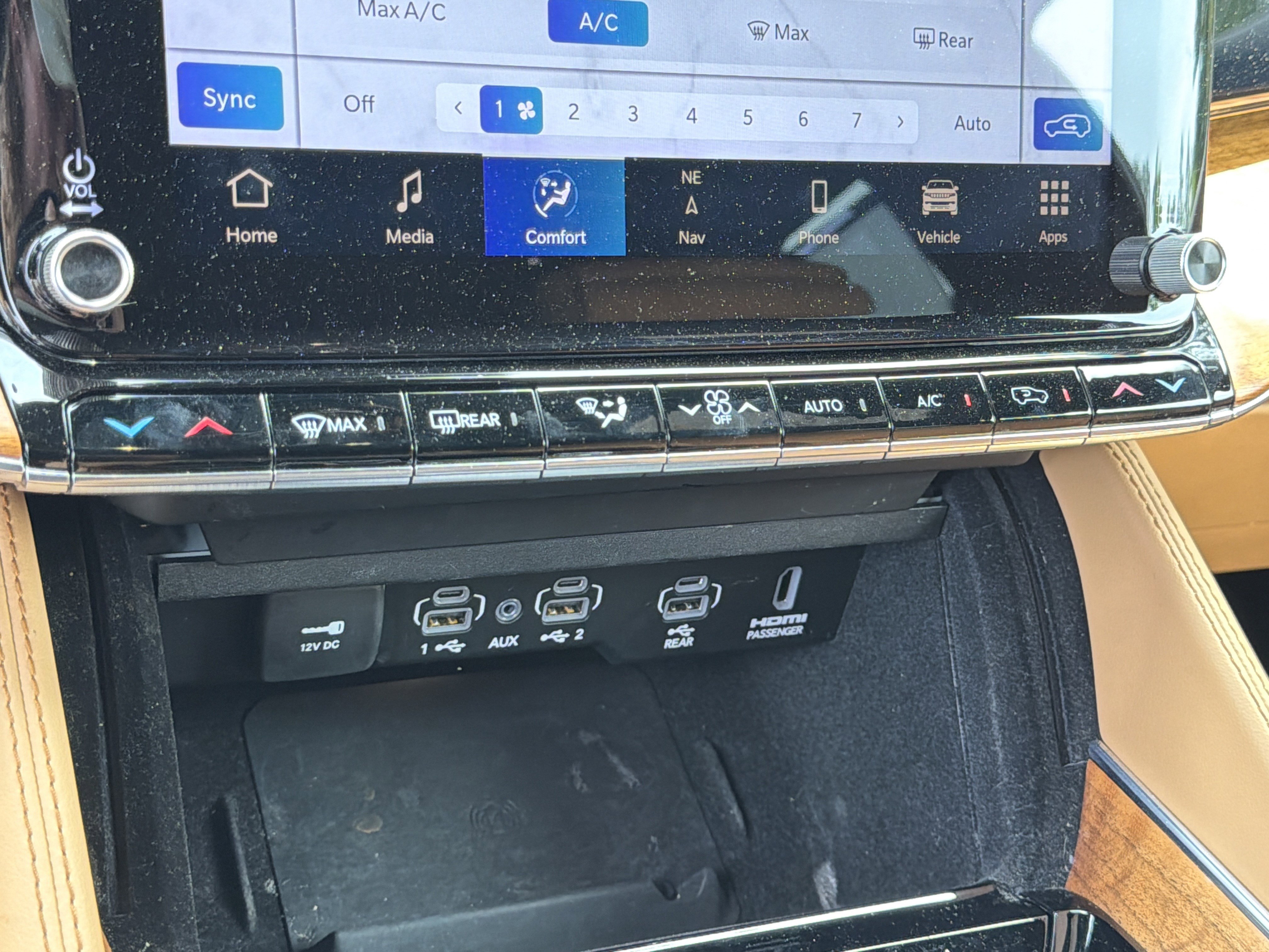 Used 2025 Jeep Grand Wagoneer Series III w/ Rear Seat Video Group 1 image 39