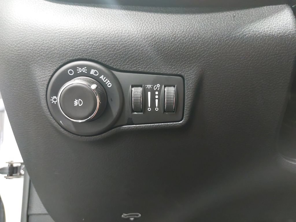 Used 2025 Jeep Compass Limited AWD/4WD image 25