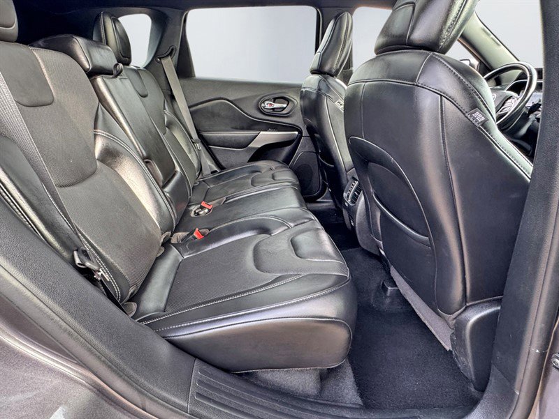 Used 2021 Jeep Cherokee Latitude Lux 80th Anniv w/ Quick Order Package 26U 80TH image 22