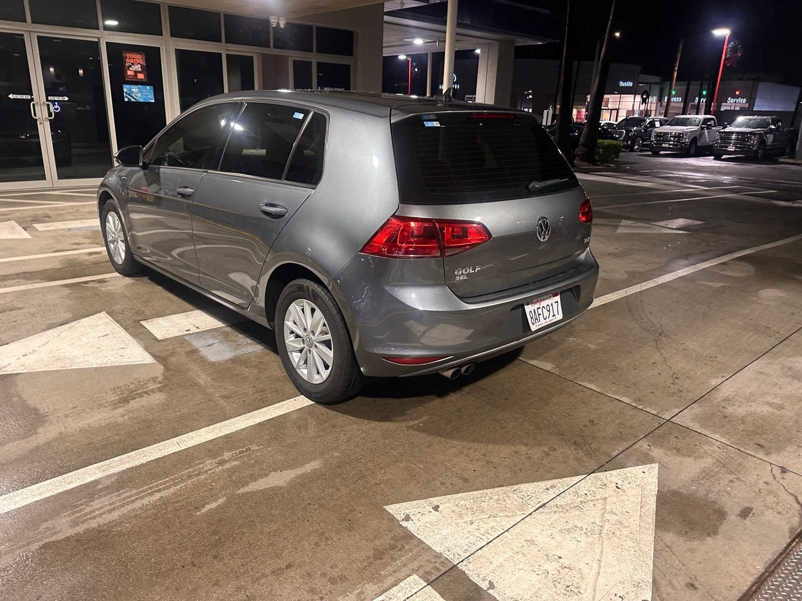 Used 2017 Volkswagen Golf SEL image 3