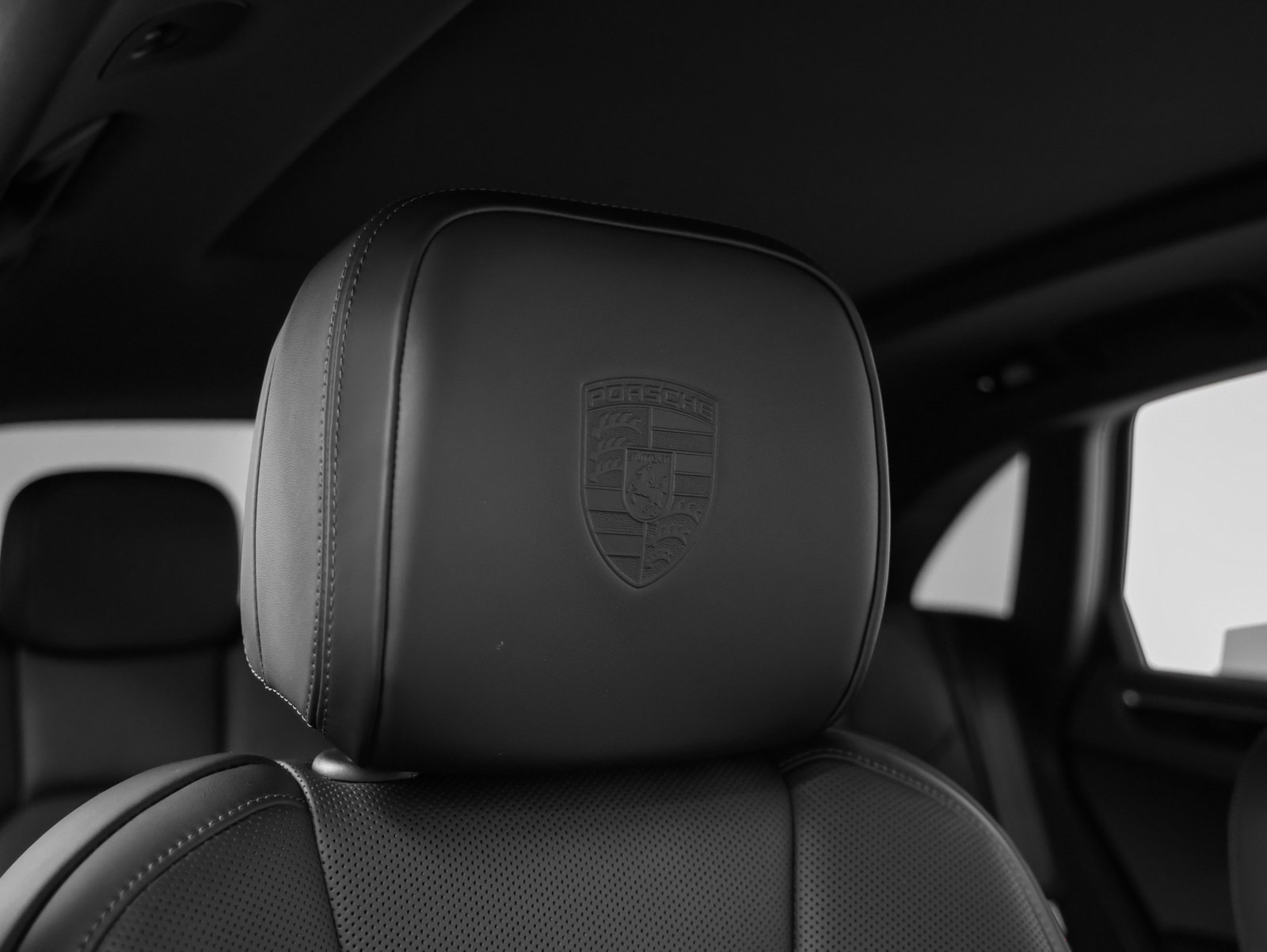 Certified 2025 Porsche Macan image 21