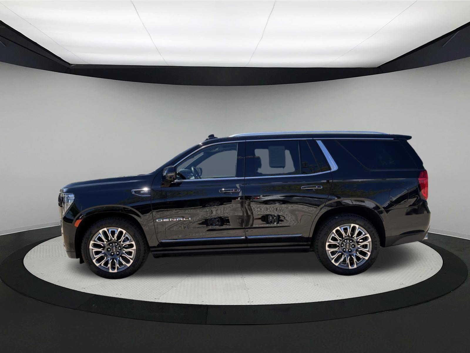 Used 2023 GMC Yukon Denali Ultimate AWD/4WD image 4