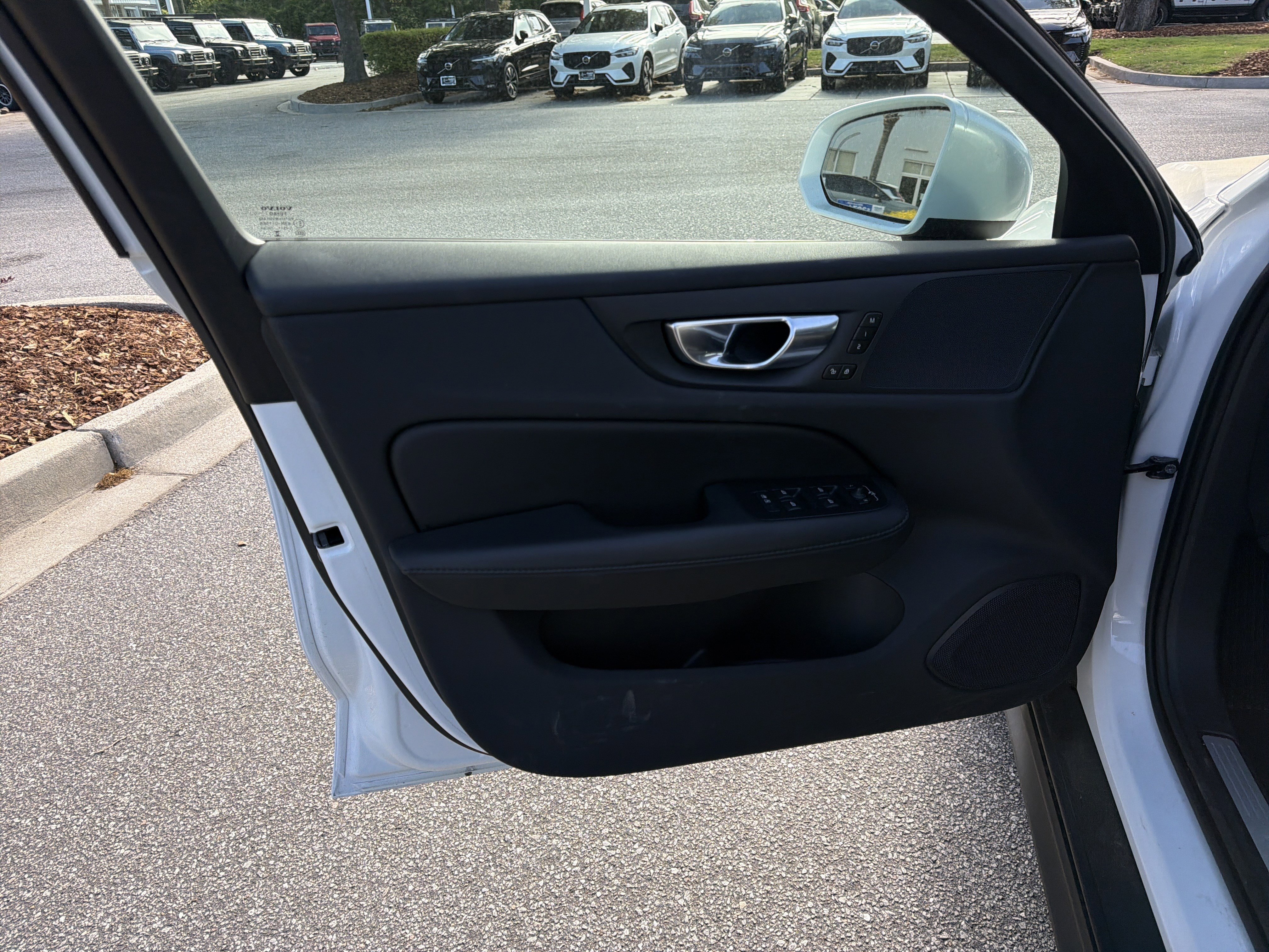 Certified 2025 Volvo V60 B5 Cross Country Plus image 14