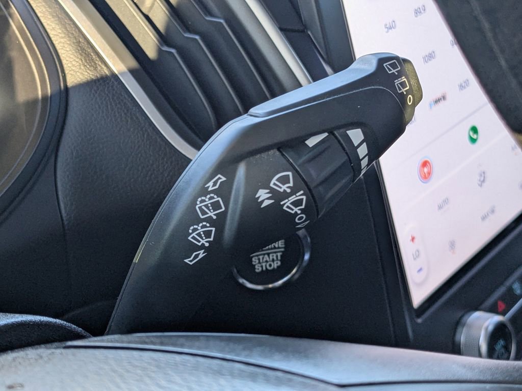 Used 2024 Ford Edge SE w/ Cargo Accessory Package image 24