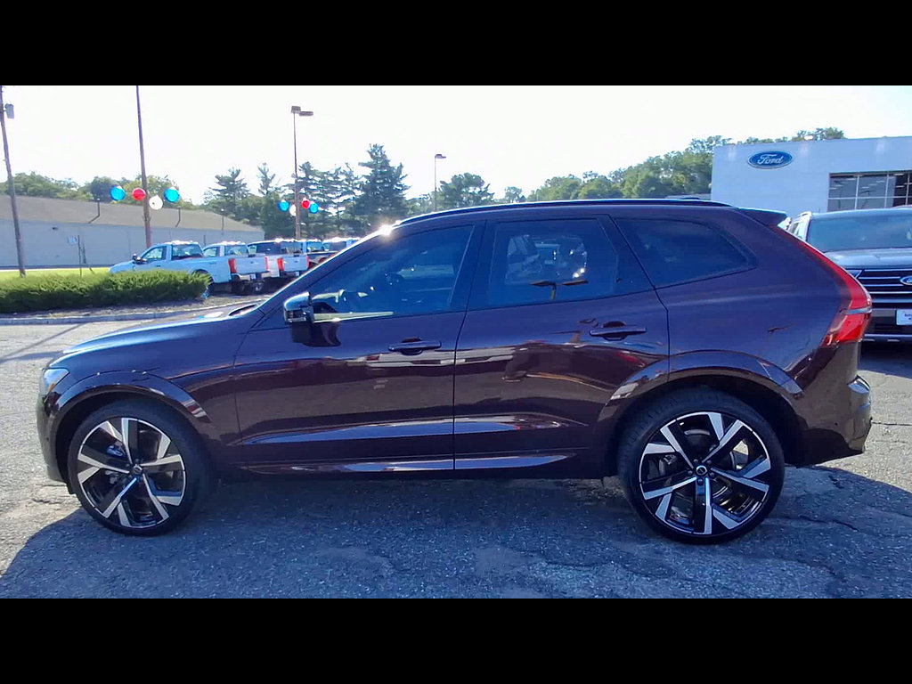 Certified 2025 Ford Explorer Active AWD/4WD image 5
