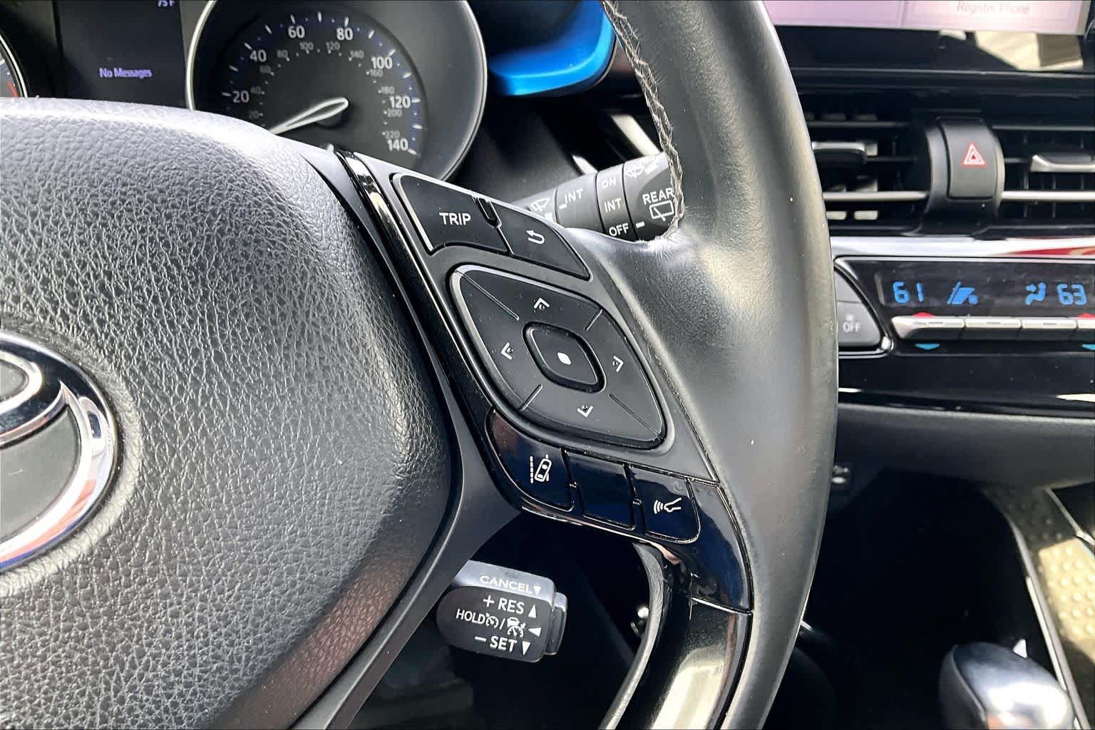 Used 2019 Toyota C-HR XLE FWD image 24