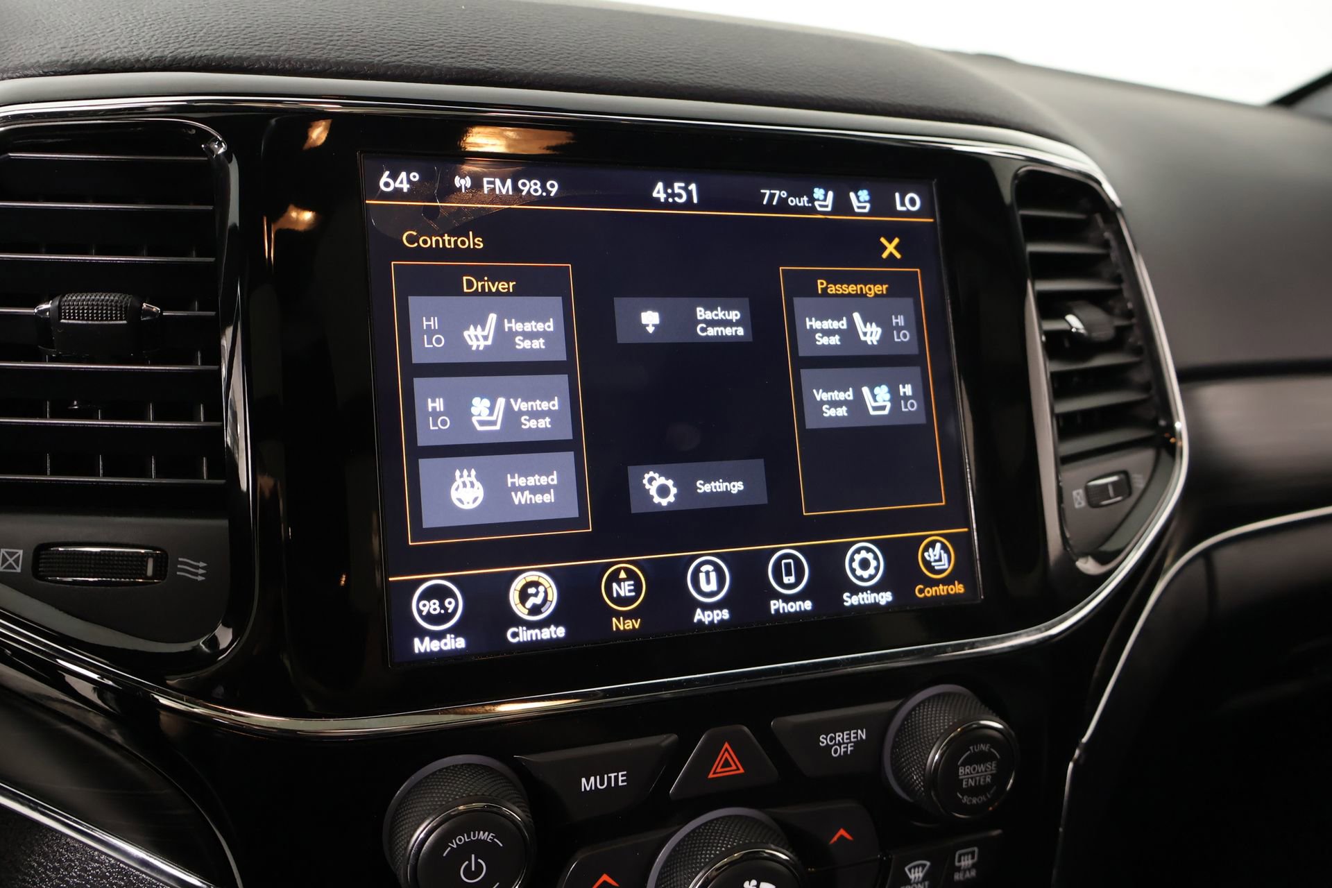 Used 2020 Jeep Grand Cherokee Limited w/ Luxury Group II AWD/4WD image 8