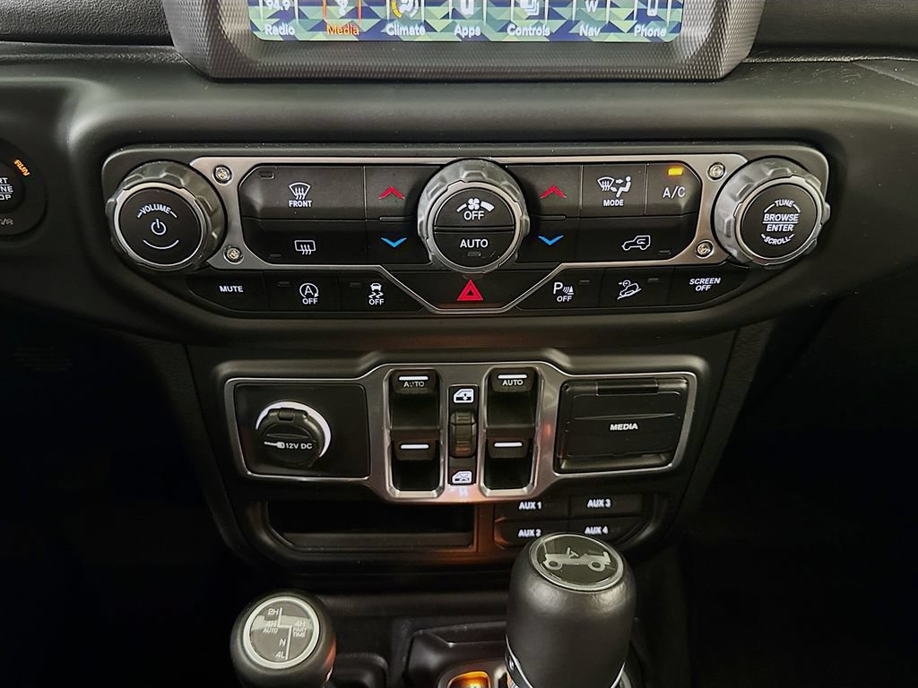 Used 2018 Jeep Wrangler Unlimited Sahara AWD/4WD image 18