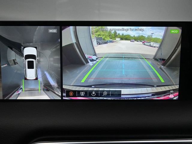 Used 2025 Nissan Armada Platinum w/ Convenience Package image 12