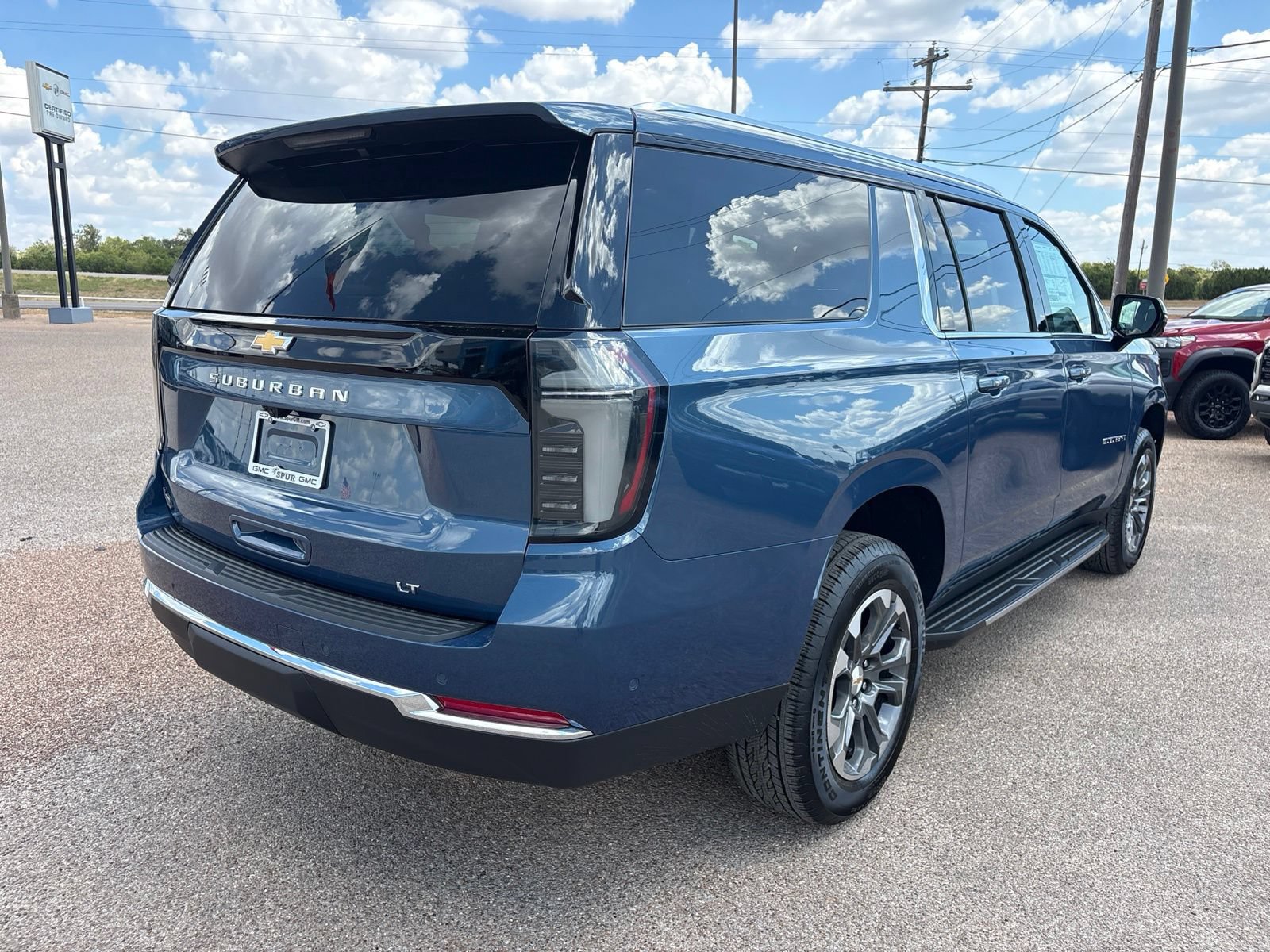 New 2026 Chevrolet Suburban LT w/ Comfort Package AWD/4WD image 6