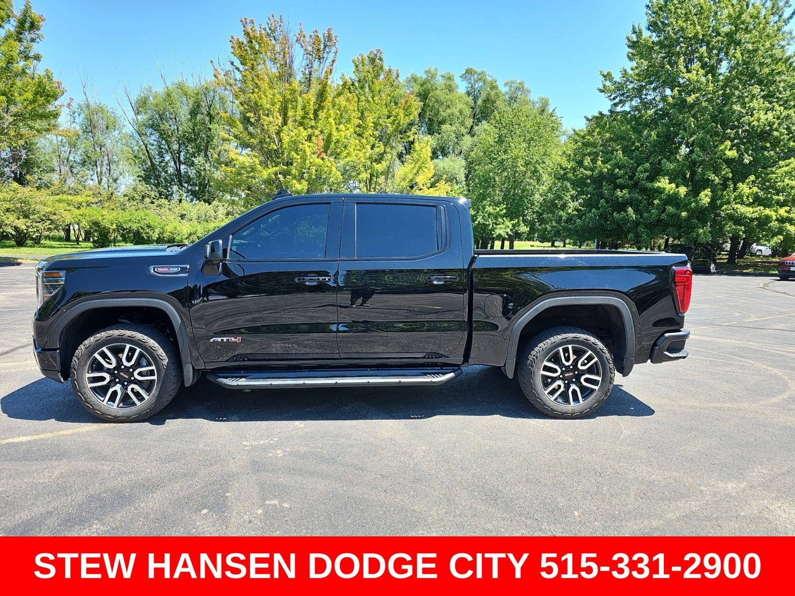 Used 2024 GMC Sierra 1500 AT4 w/ Technology Package AWD/4WD image 1