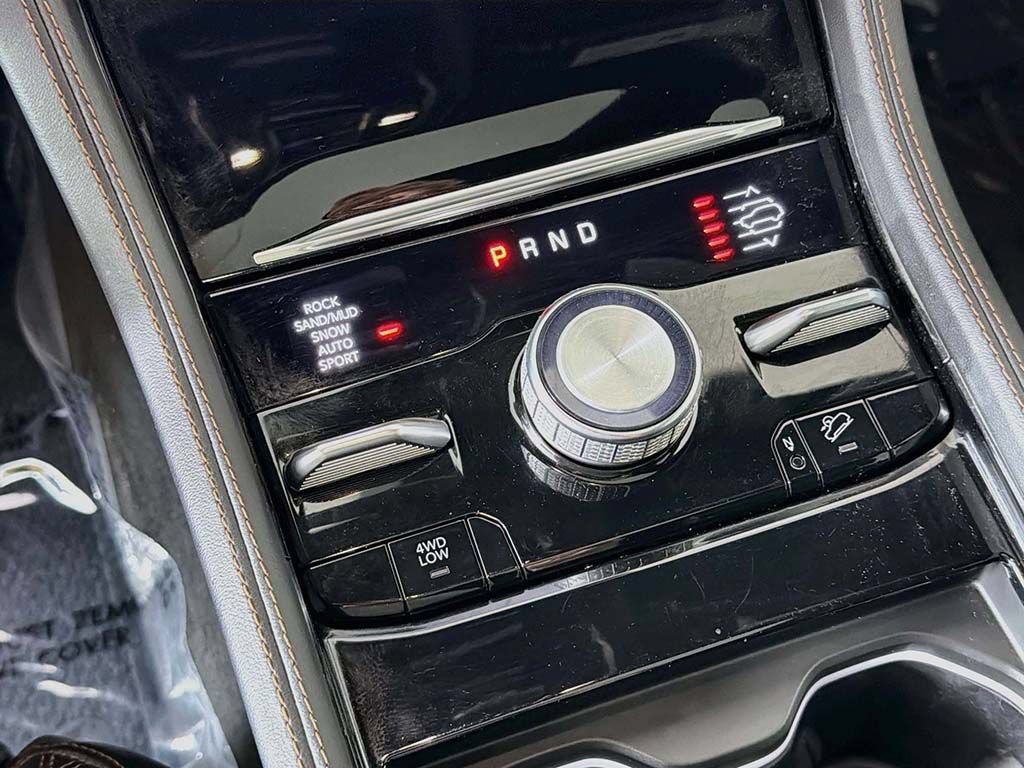 Used 2023 Jeep Grand Cherokee L Summit AWD/4WD image 47