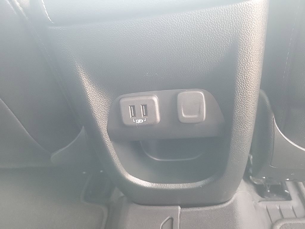 Used 2021 Chevrolet Colorado ZR2 w/ ZR2 Dusk Special Edition image 27