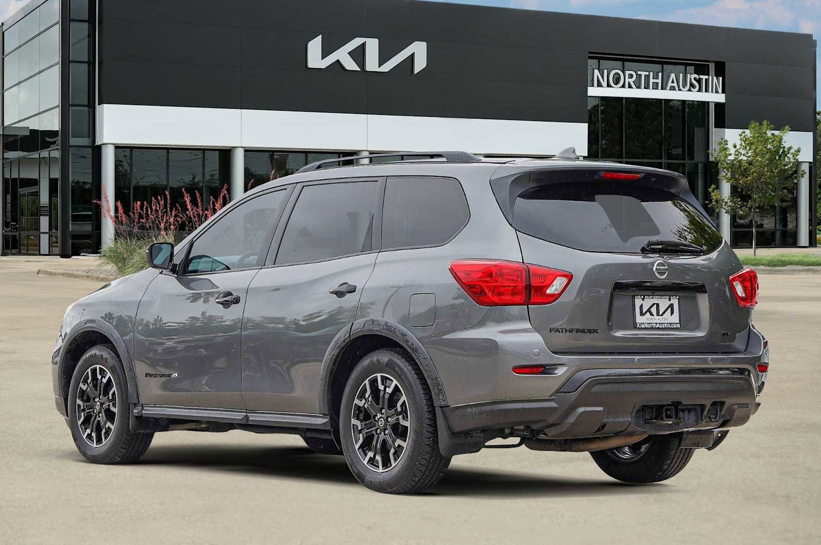 Used 2020 Nissan Pathfinder SV w/ Rock Creek Edition image 5