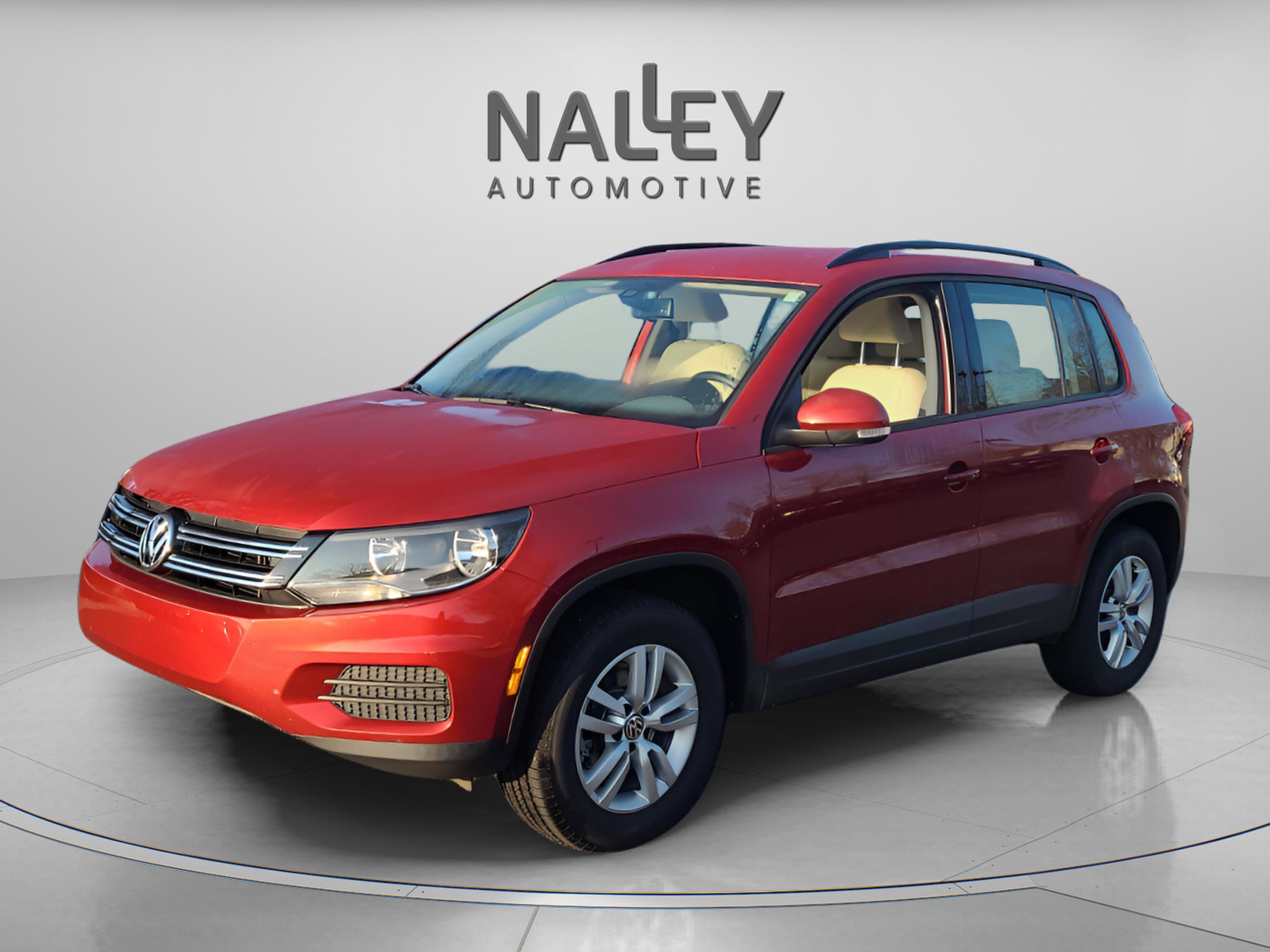 Used 2016 Volkswagen Tiguan S image 1