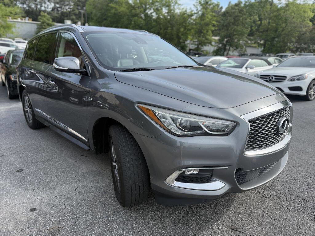 Used 2019 INFINITI QX60 Luxe w/ Essential Package FWD image 3