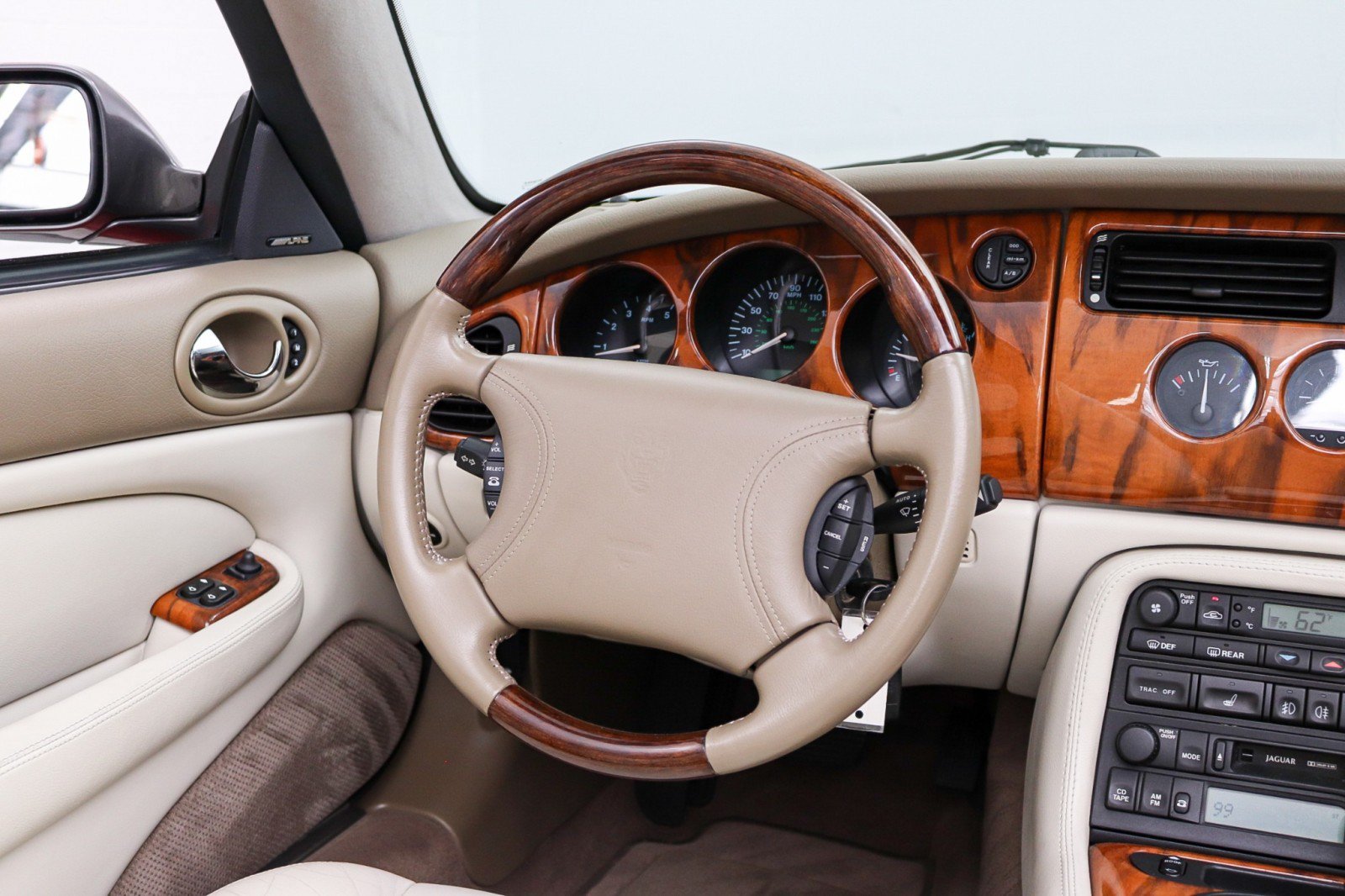Used 2000 Jaguar XK8 Convertible RWD image 26