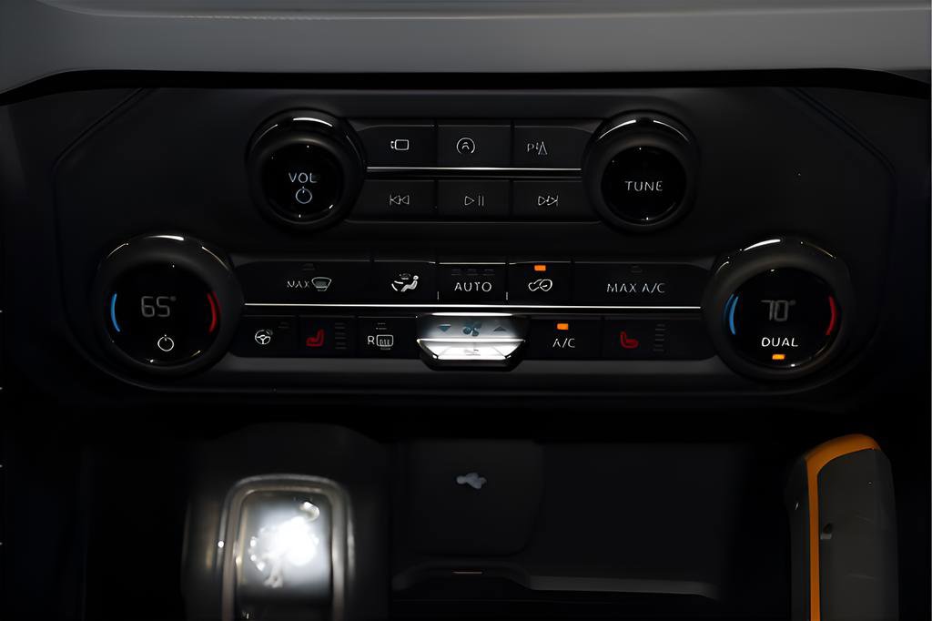 Used 2021 Ford Bronco Badlands image 42