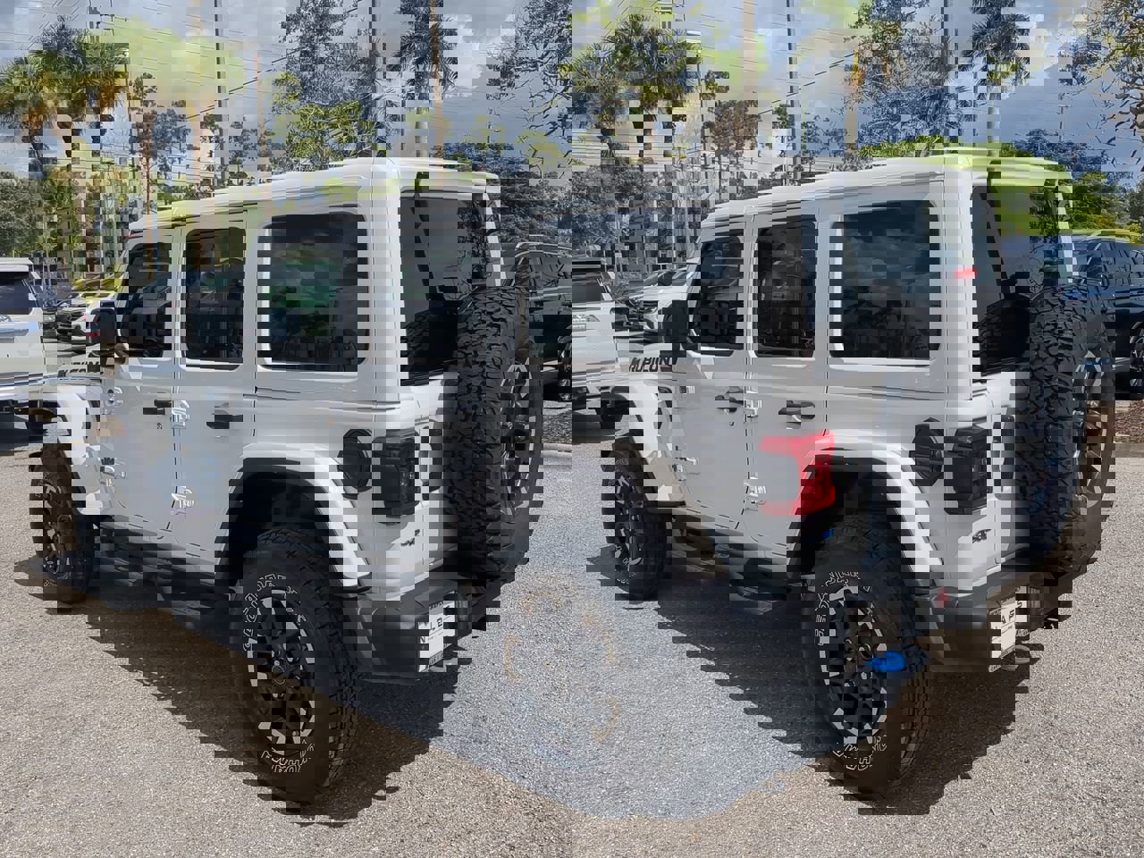 Used 2024 Jeep Wrangler Unlimited Rubicon 4xe image 7