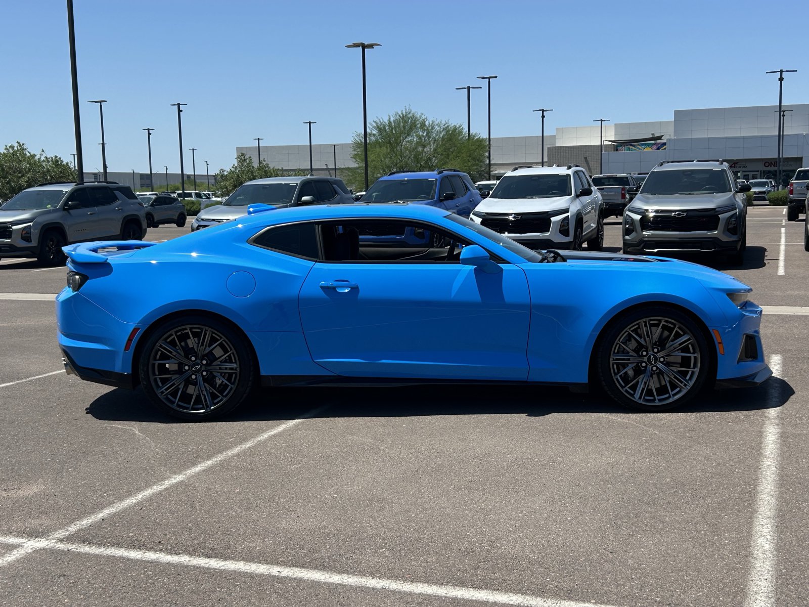 Used 2022 Chevrolet Camaro ZL1 RWD image 6