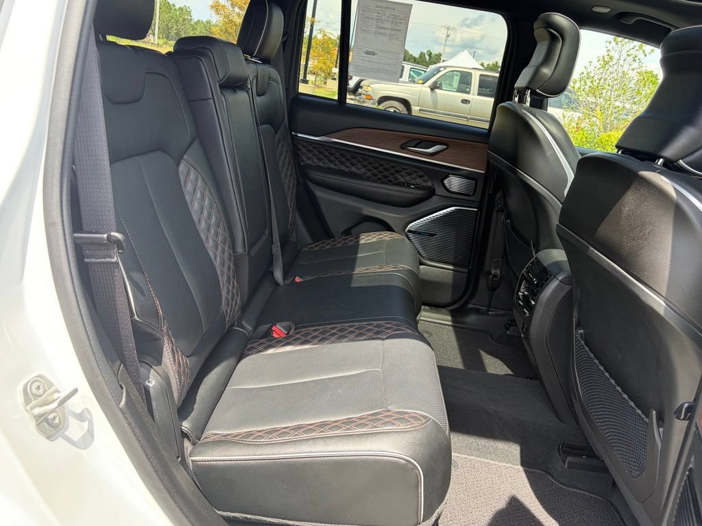 Used 2024 Jeep Grand Cherokee Summit AWD/4WD image 45