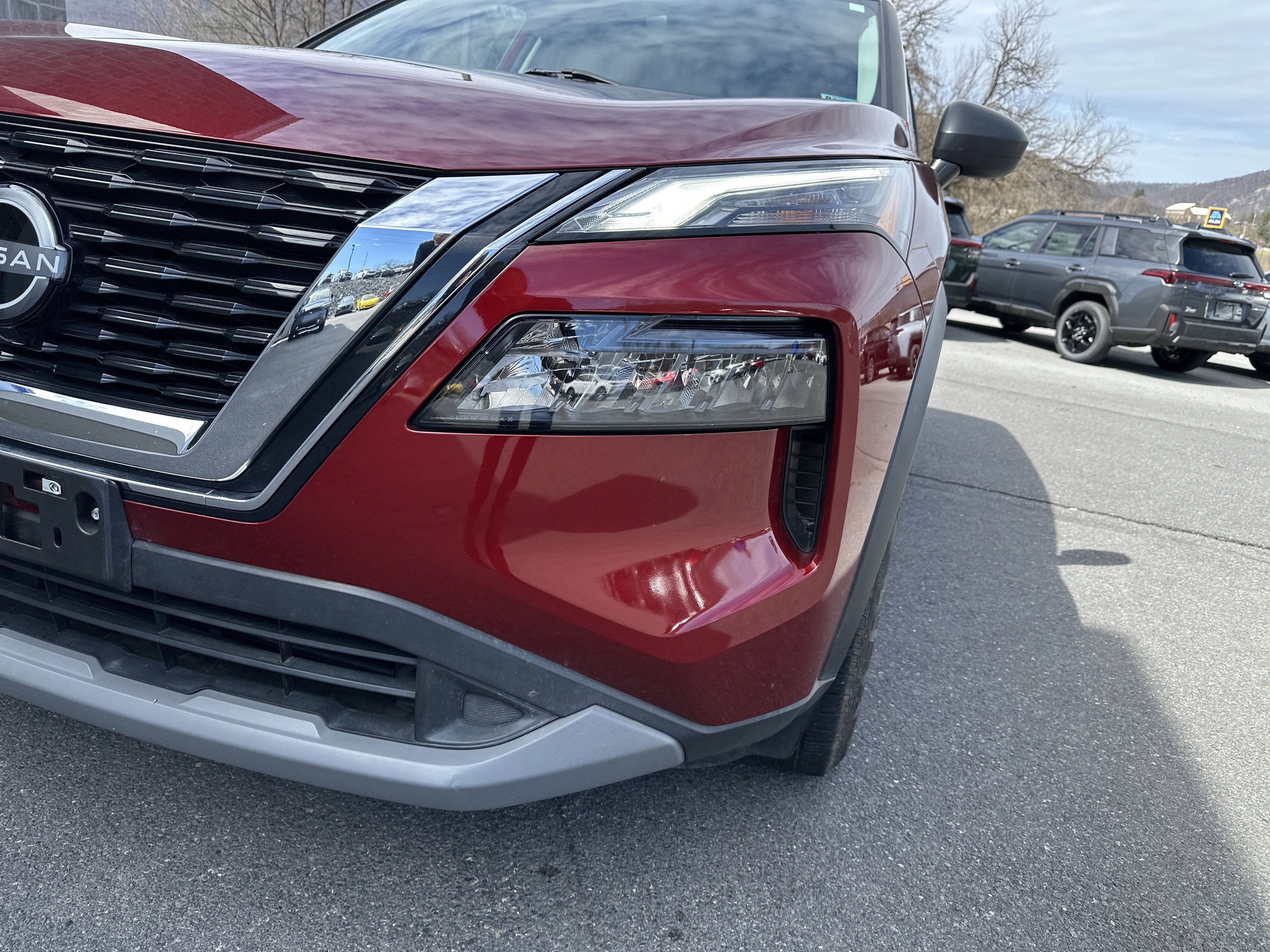 Used 2023 Nissan Rogue S image 10