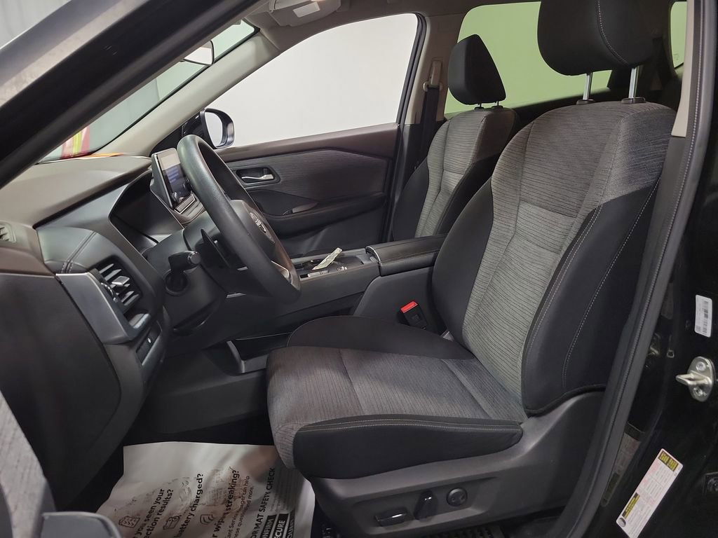 Used 2023 Nissan Rogue SV FWD image 13
