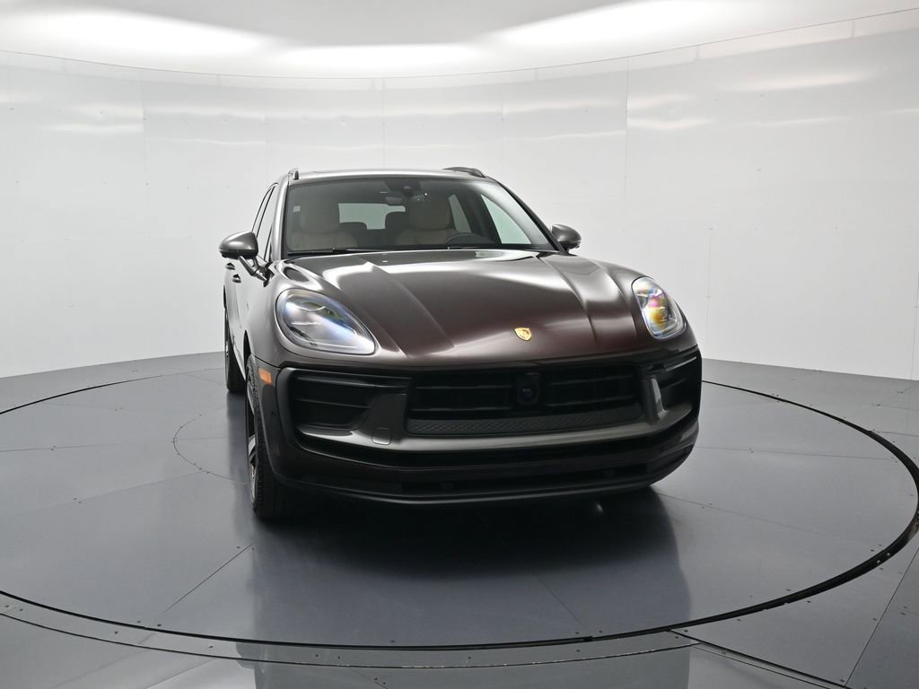 Certified 2023 Porsche Macan Turbo image 33