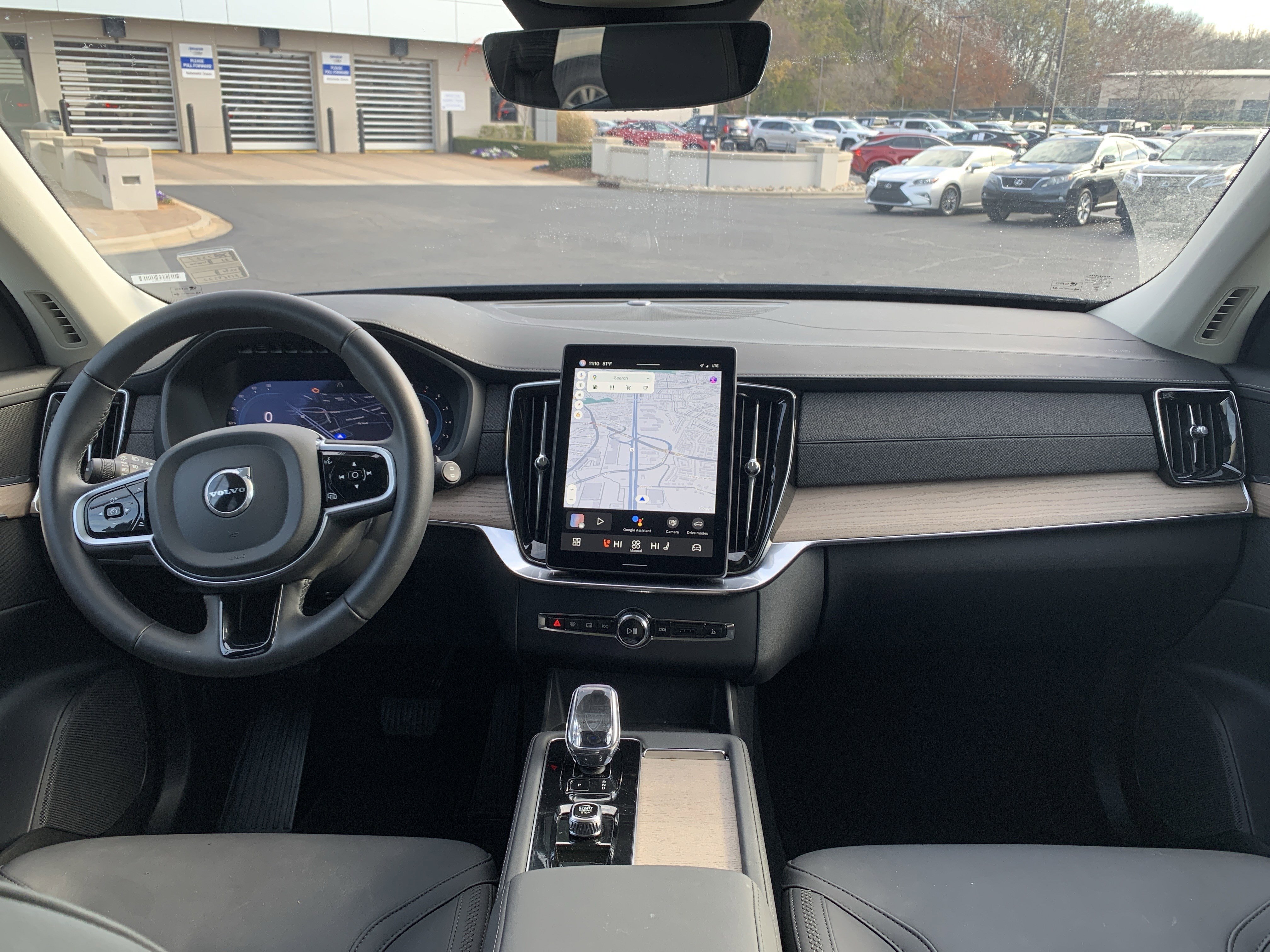 Used 2025 Volvo XC90 B6 Plus image 30