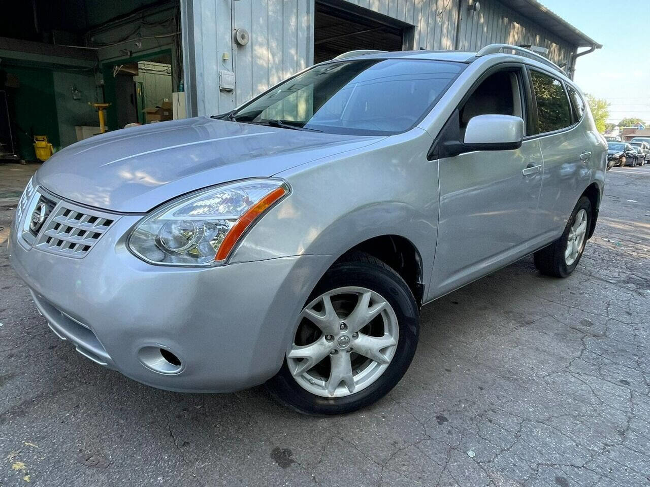 Used 2008 Nissan Rogue SL w/ Premium Pkg image 1