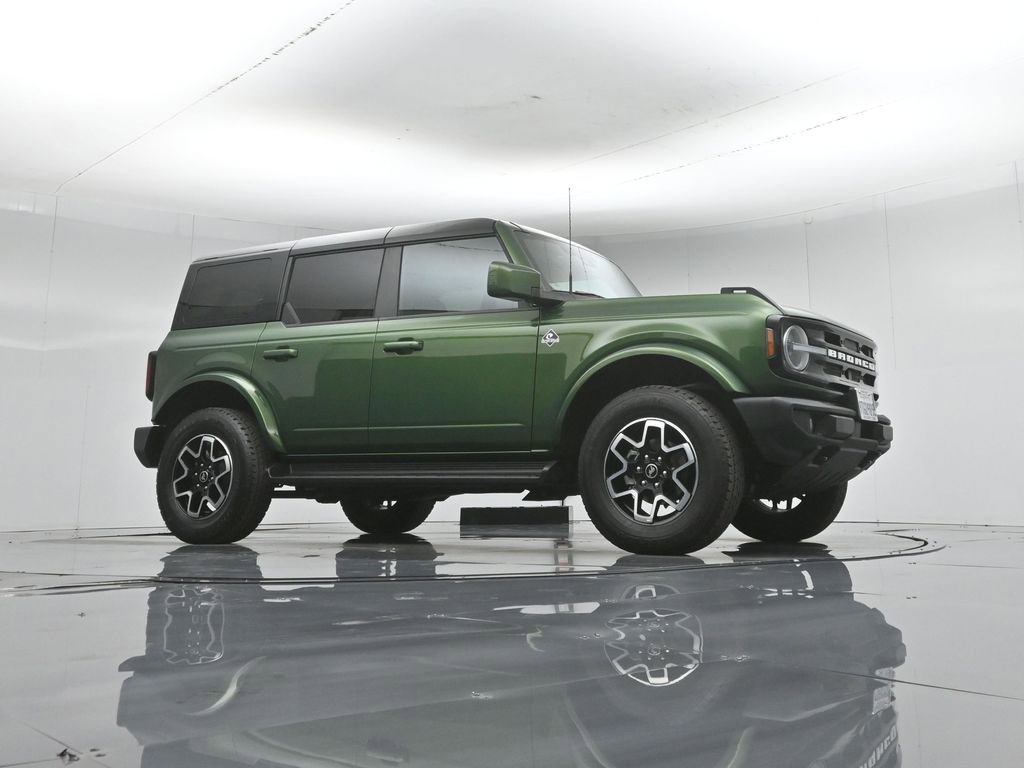 Used 2025 Ford Bronco Outer Banks AWD/4WD image 4