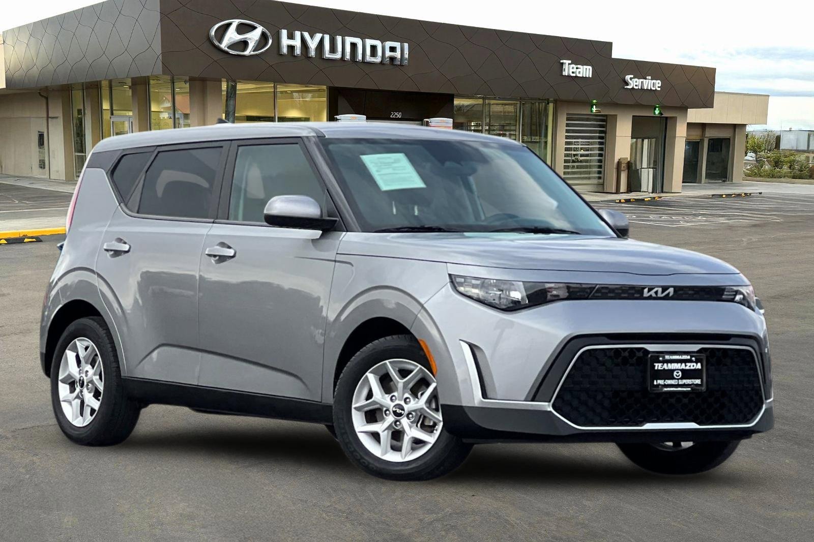 Used 2023 Kia Soul LX w/ Option Group 015 image 2