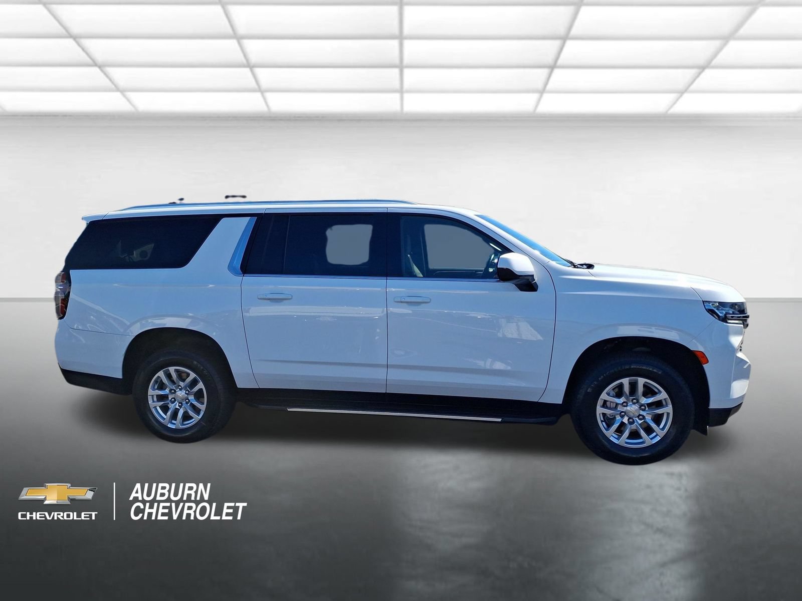 Certified 2022 Chevrolet Suburban LS AWD/4WD image 2