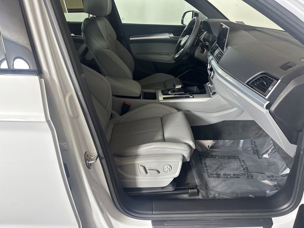 Used 2024 Audi Q5 2.0T Prestige image 13