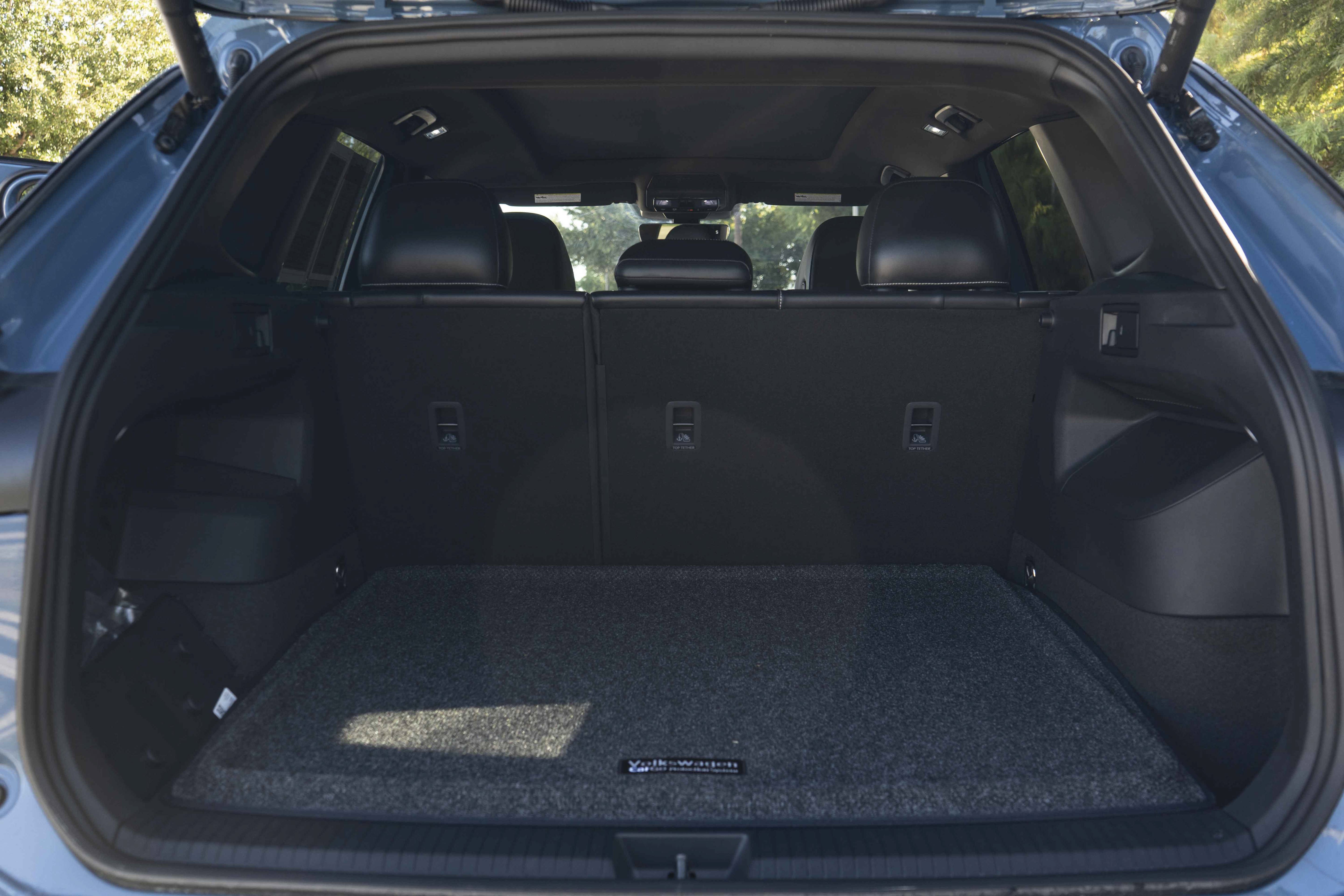 Certified 2026 Volkswagen Tiguan SE R-Line FWD image 38