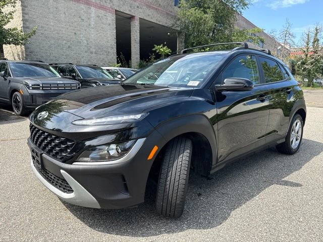 Used 2023 Hyundai Kona SEL AWD/4WD image 3