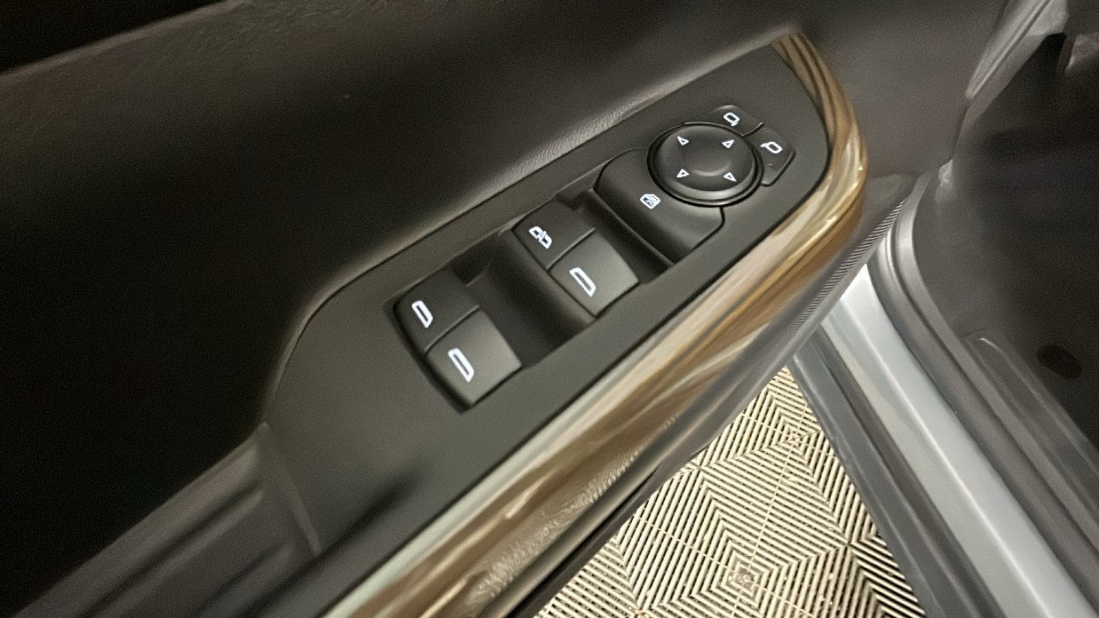 Used 2023 GMC Acadia SLE w/ Driver Convenience Package FWD image 13