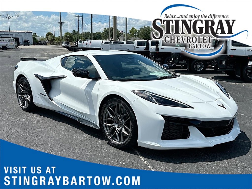 Used 2024 Chevrolet Corvette Z06 image 1