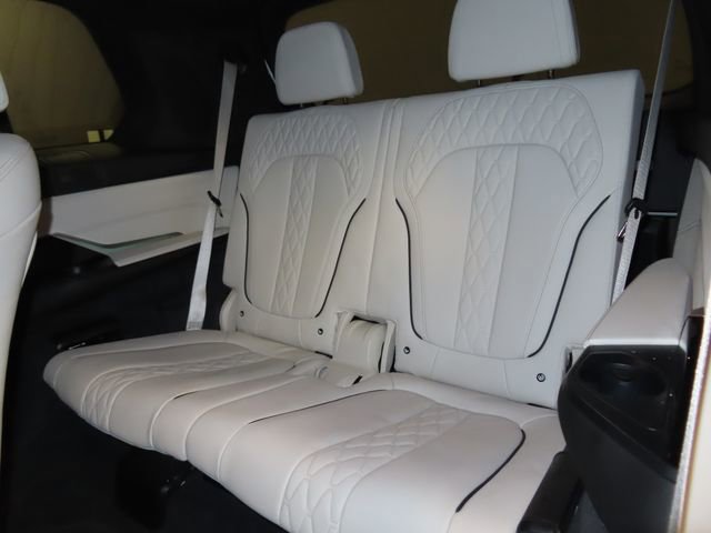 Used 2025 BMW X7 xDrive40i w/ M Sport Package image 23