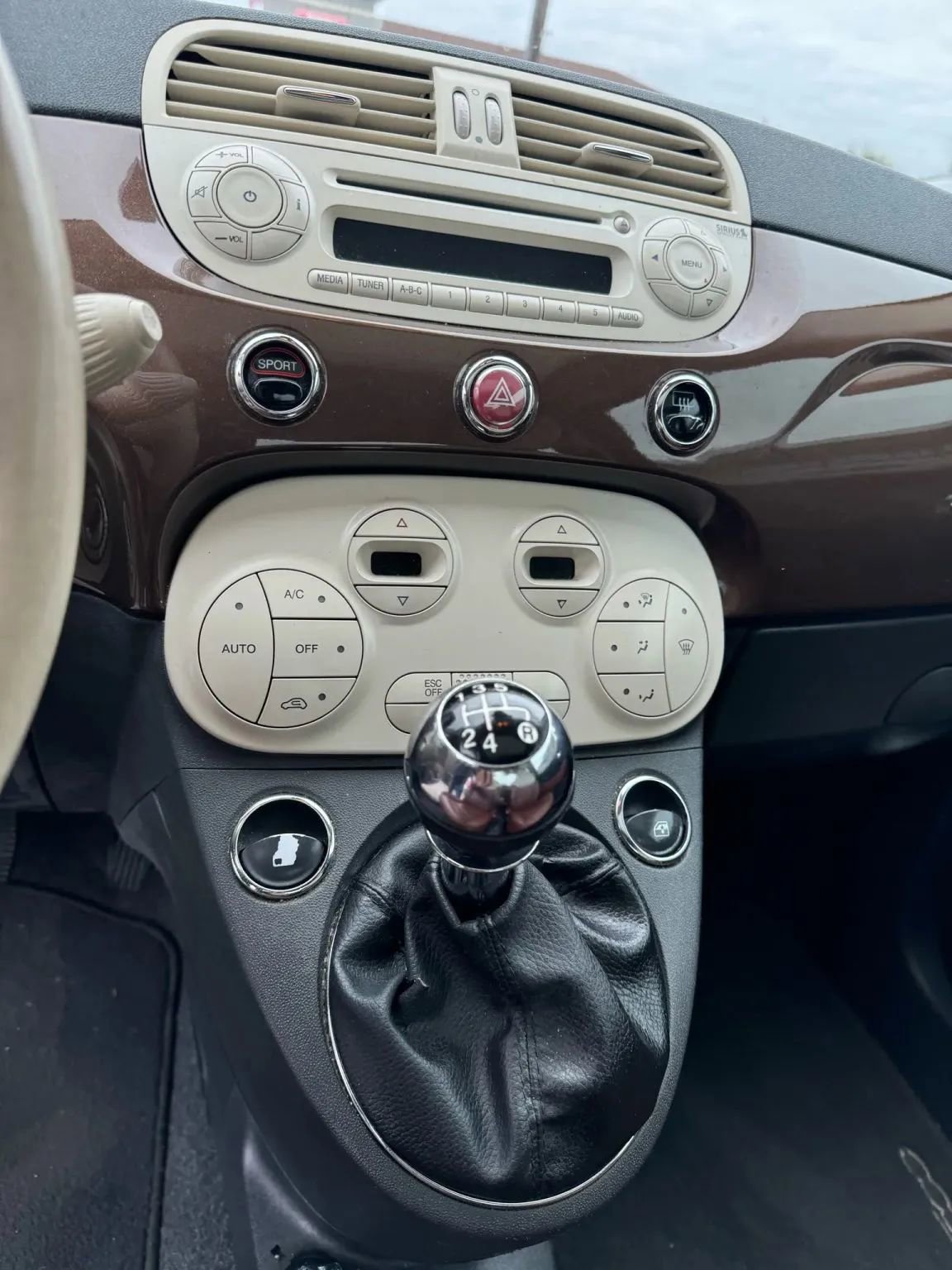 Used 2012 FIAT 500 Lounge w/ Luxury Leather Pkg image 12