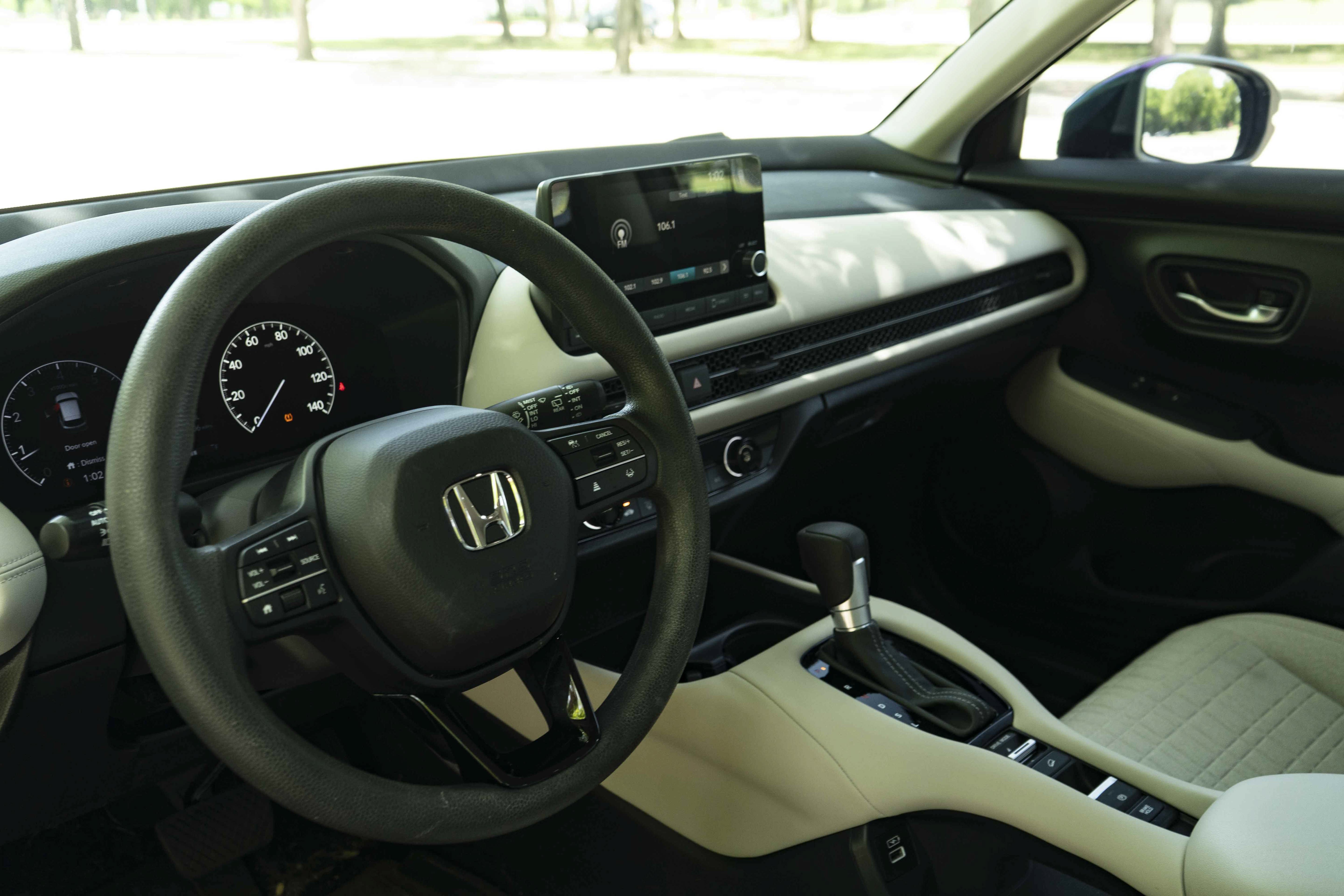 Used 2023 Honda HR-V LX image 16