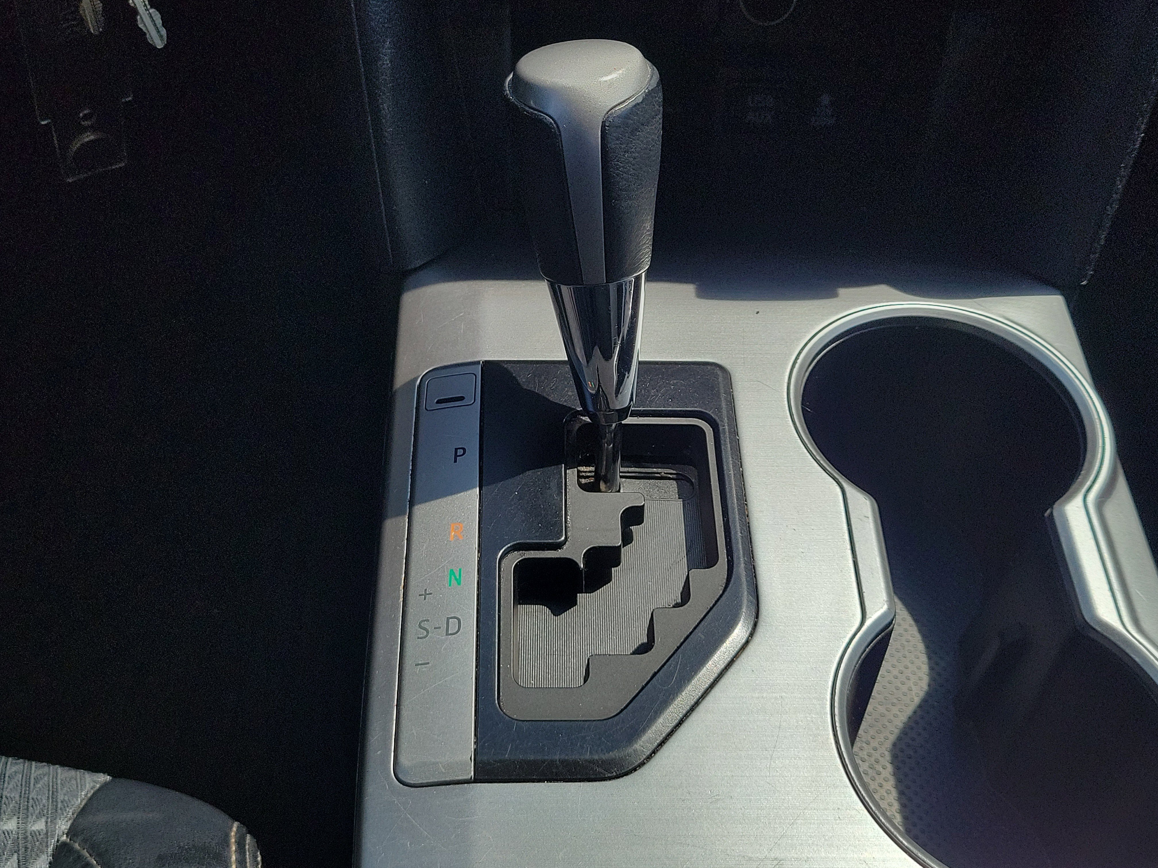 Used 2014 Toyota Camry SE image 30